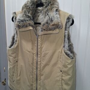 Women's Tan Faux Fur Trim Vest Reverseable XL